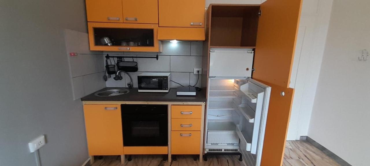 Hotel I Feel Orange Legnano Zewnętrze zdjęcie
